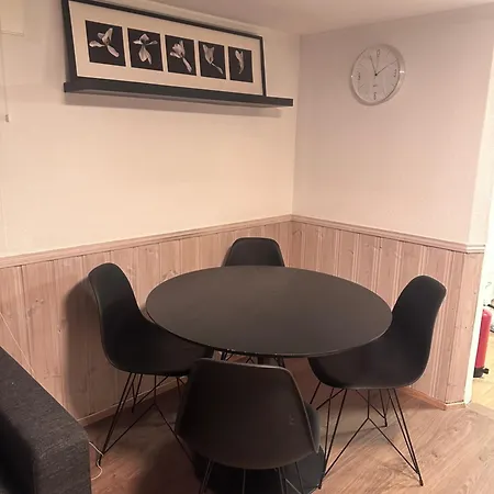 Leilighet Koselig Leilighet, Nært Sentrum