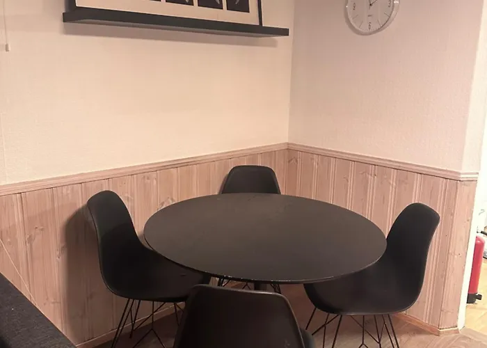 Leilighet Koselig Leilighet, Nært Sentrum